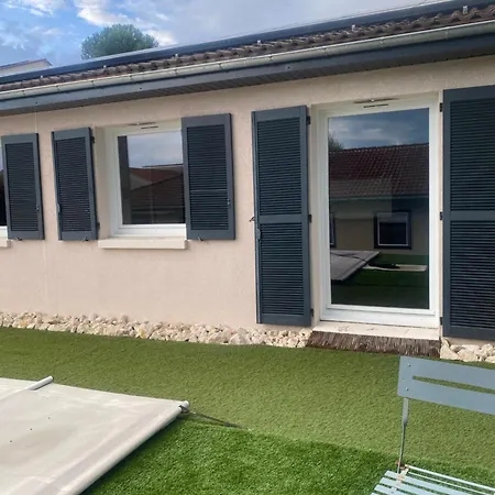 La Galerie De Josette Holiday home Veyre-Monton